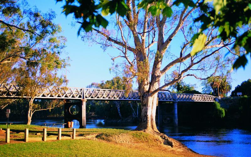 Corowa John Foorde Bridge between NSW and Victoria.